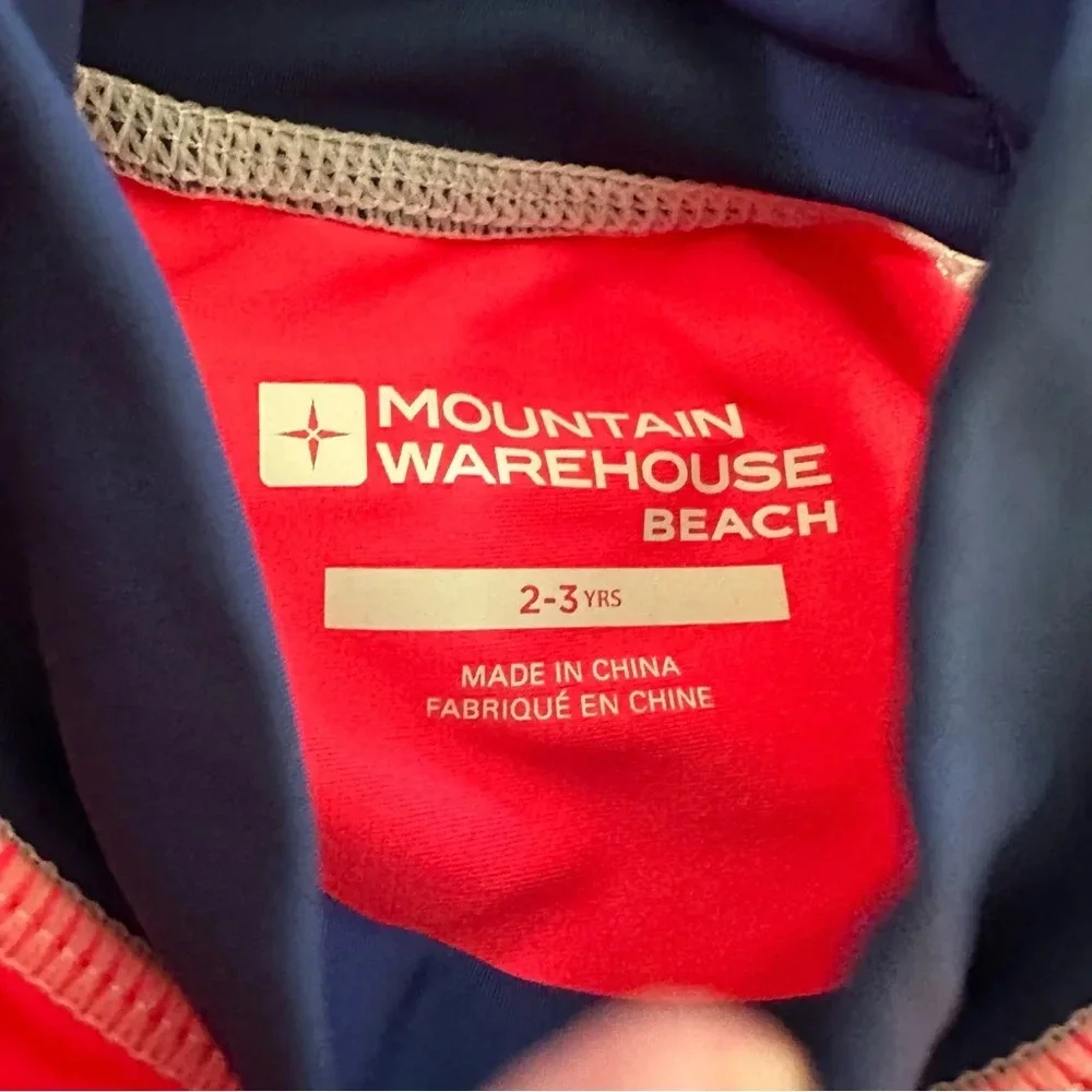 Mountain Wearhouse Beach kid size 2/3 rash guard shirt